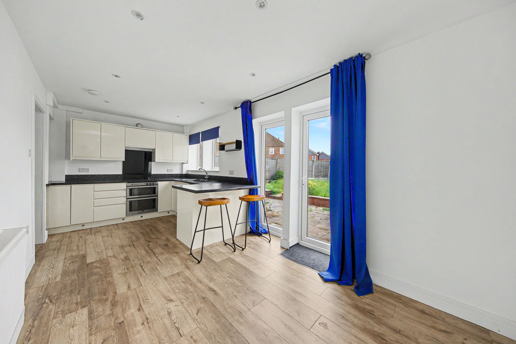 Masefield Avenue Holmewood
